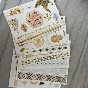 Pack of 8 beautiful sheets of tattoos